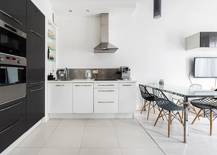 Nadmorski Dwór Lighthouse