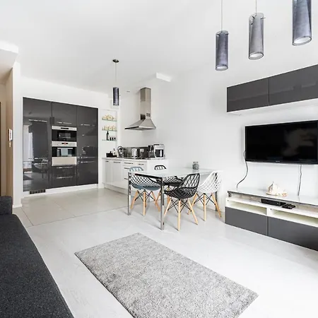 Nadmorski Dwor Lighthouse * 그단스크