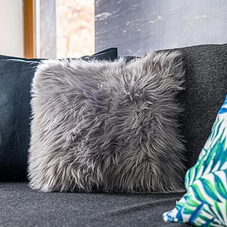 Nadmorski Dwor Lighthouse *